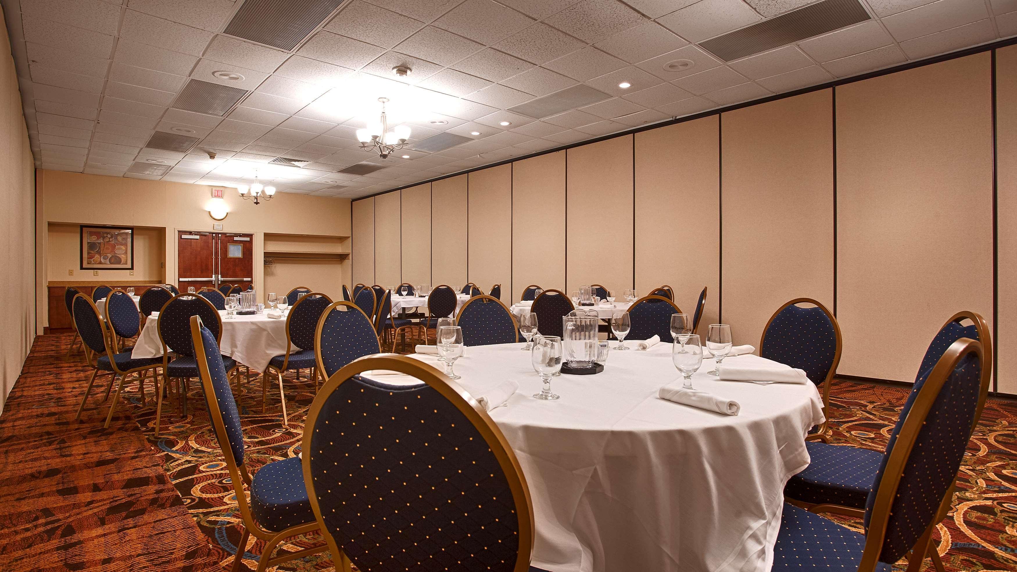 Rock Island Inn & Suites Marshalltown Eksteriør bilde