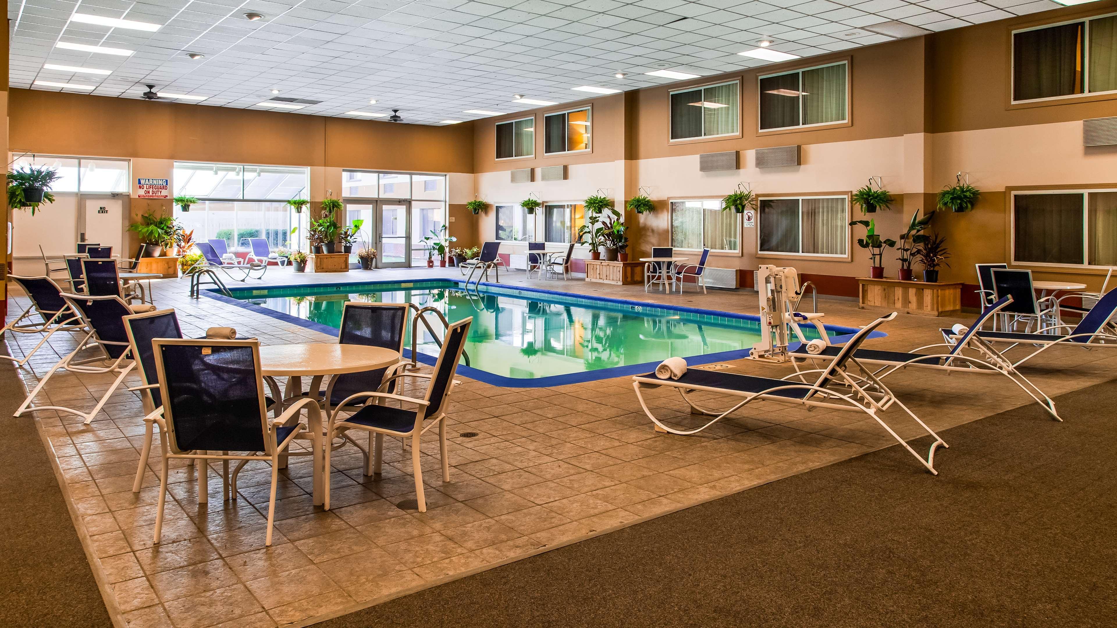 Rock Island Inn & Suites Marshalltown Eksteriør bilde