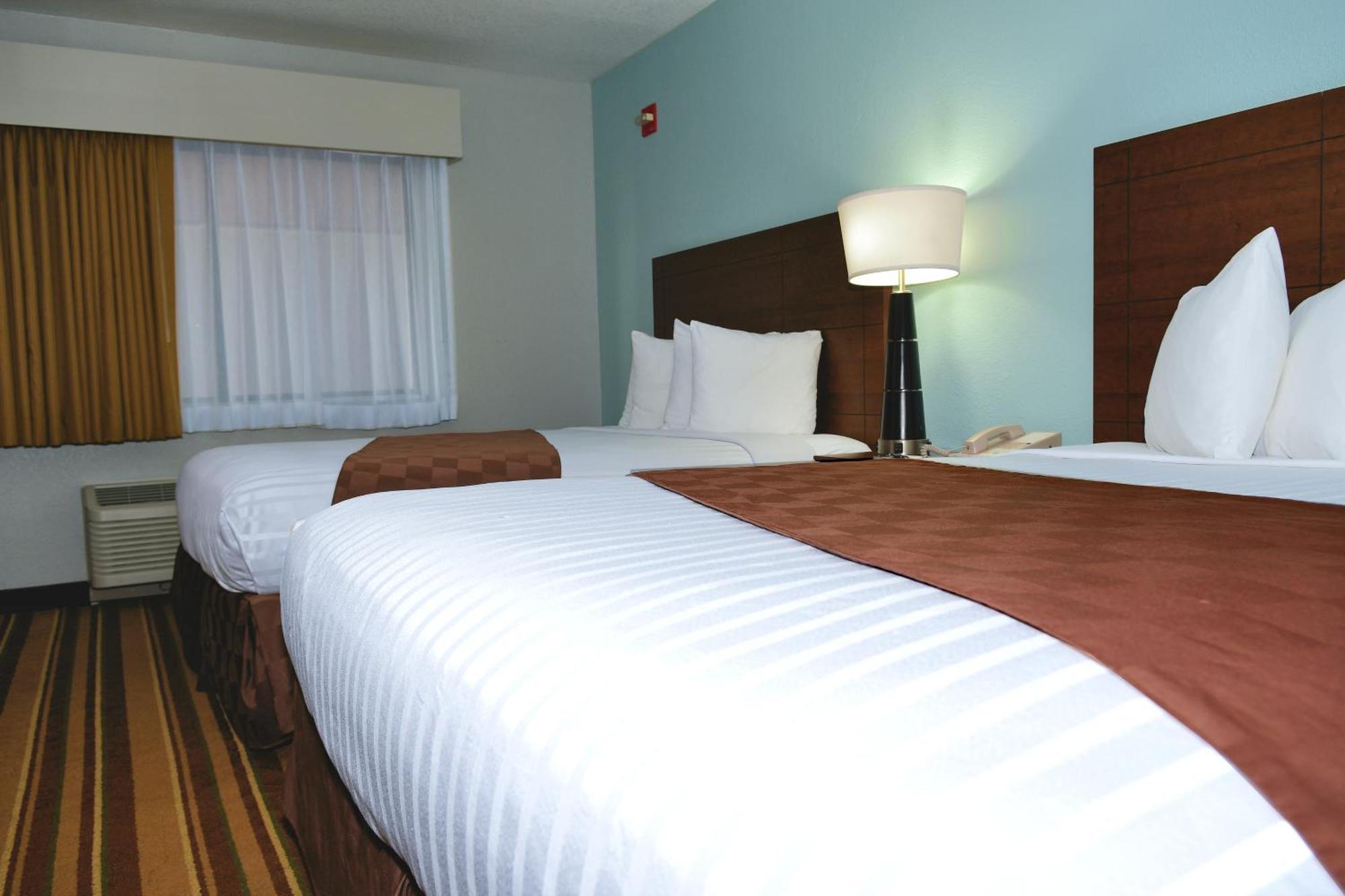 Rock Island Inn & Suites Marshalltown Eksteriør bilde