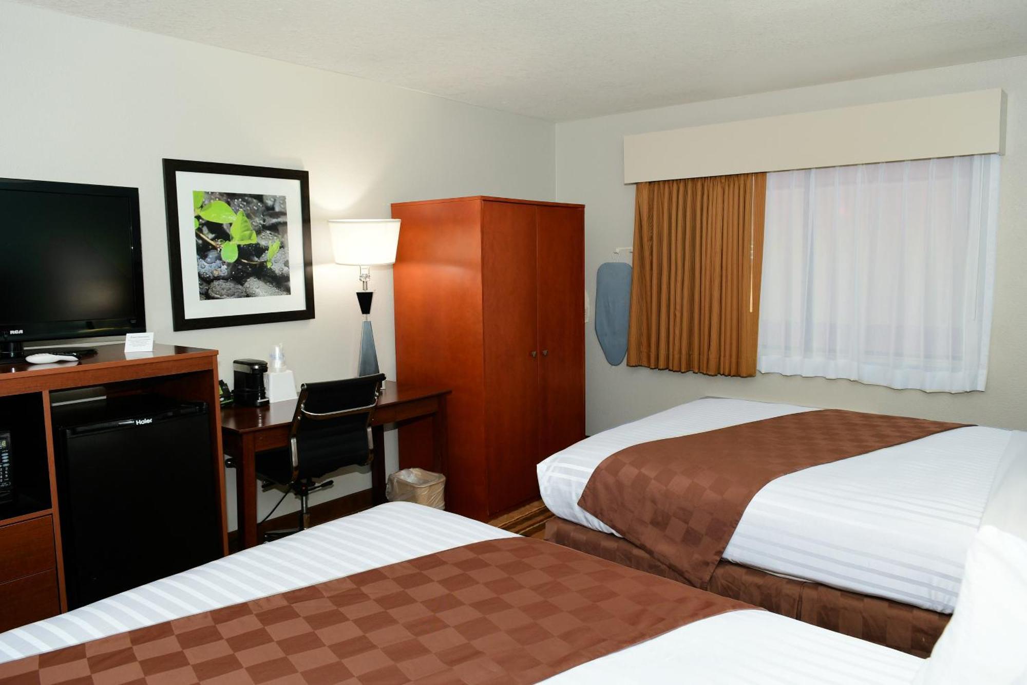Rock Island Inn & Suites Marshalltown Eksteriør bilde